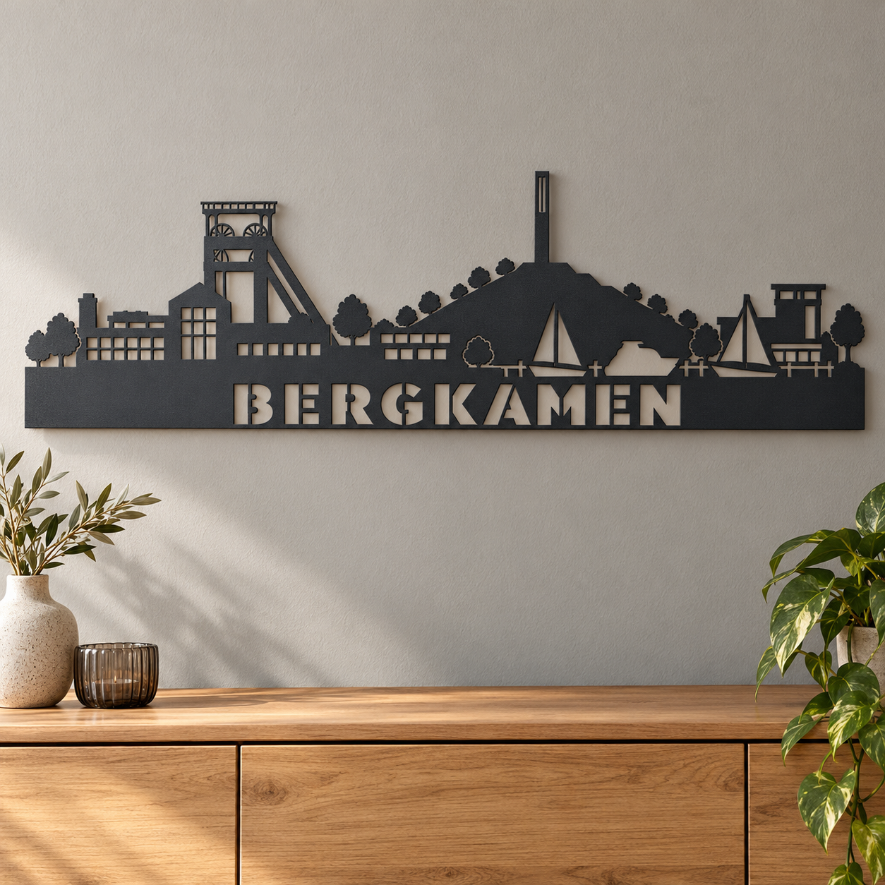 Bergkamen Skyline in Anthrazit über einem Sideboard – Gestaltungsvorschau