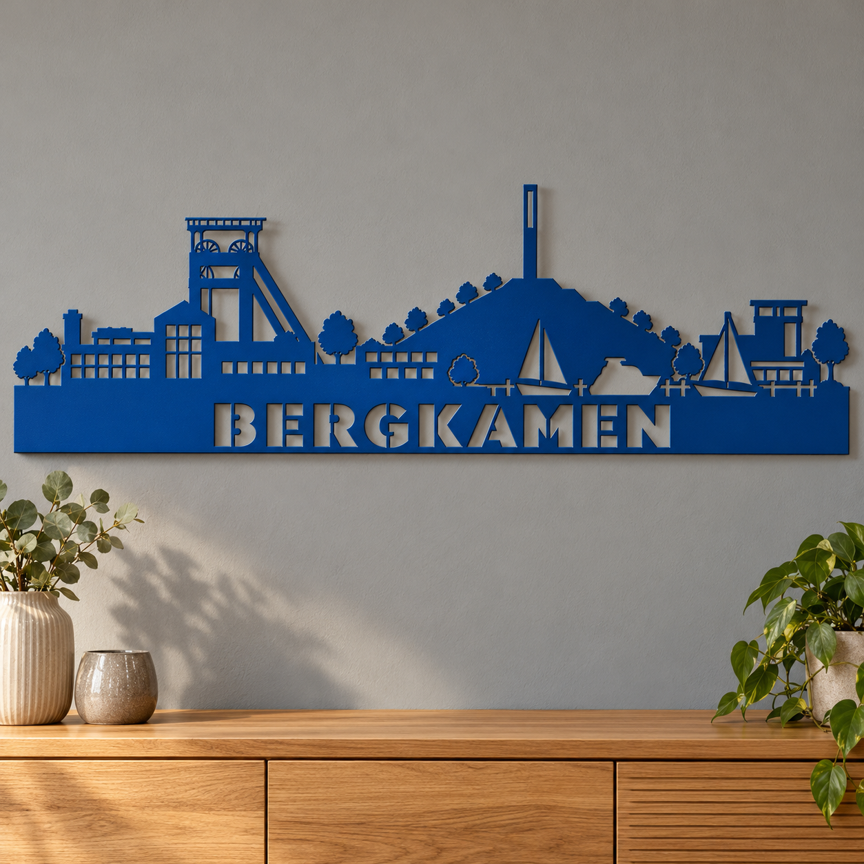 Bergkamen Skyline in Blau über einem Sideboard – Gestaltungsvorschau