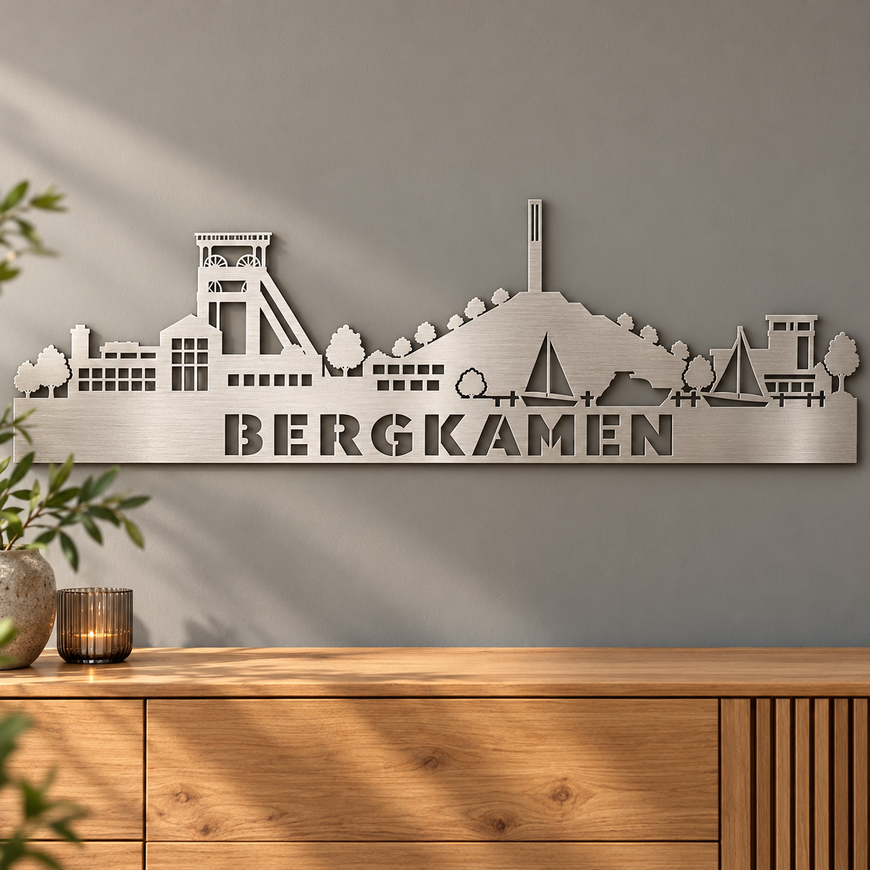 Bergkamen Skyline in Edelstahl gebürstet über einem Sideboard – Gestaltungsvorschau