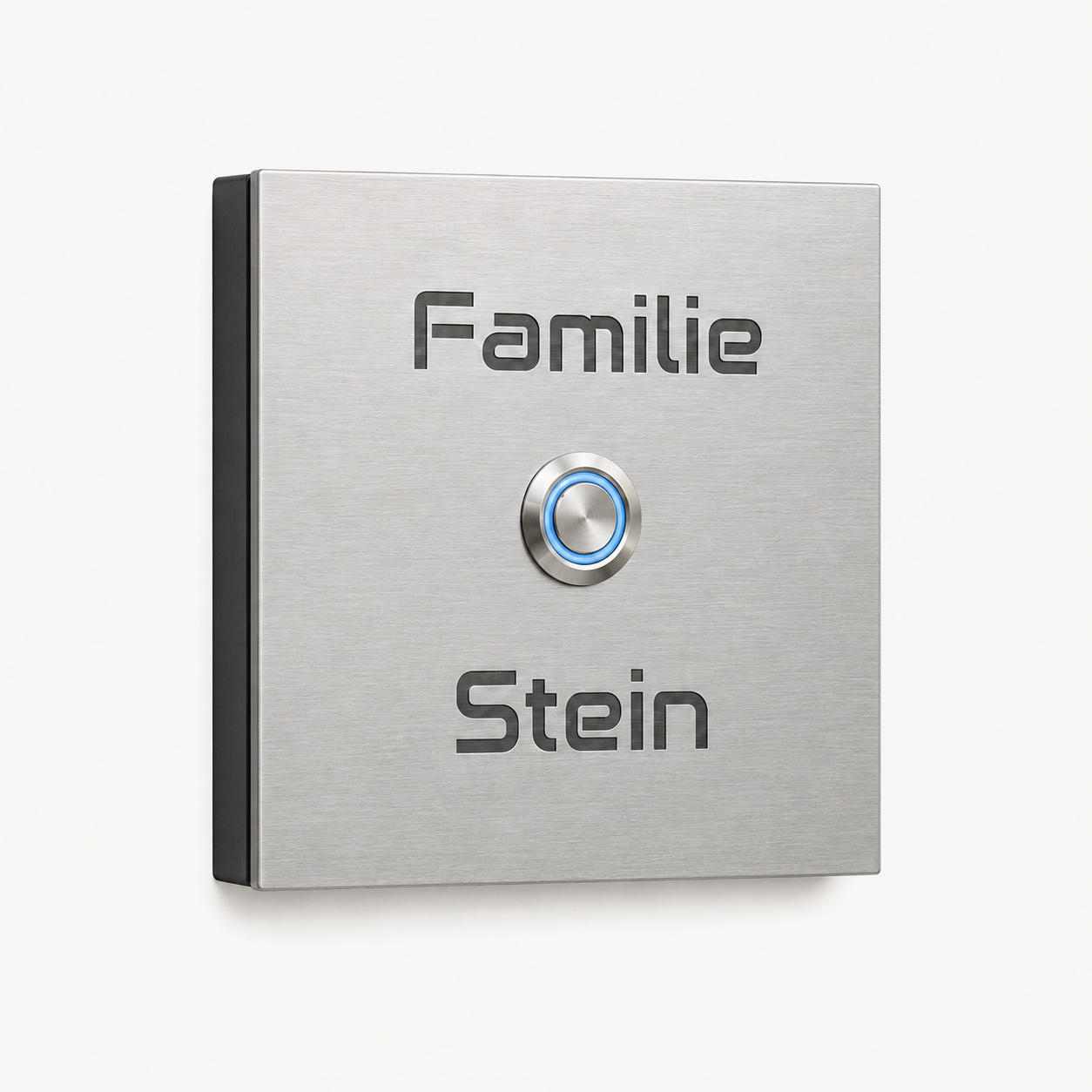 Freisteller der personalisierten Türklingel Bochum 12 × 12 cm aus gebürstetem V2A Edelstahl mit blauem LED-Taster und Gravur Familie Stein