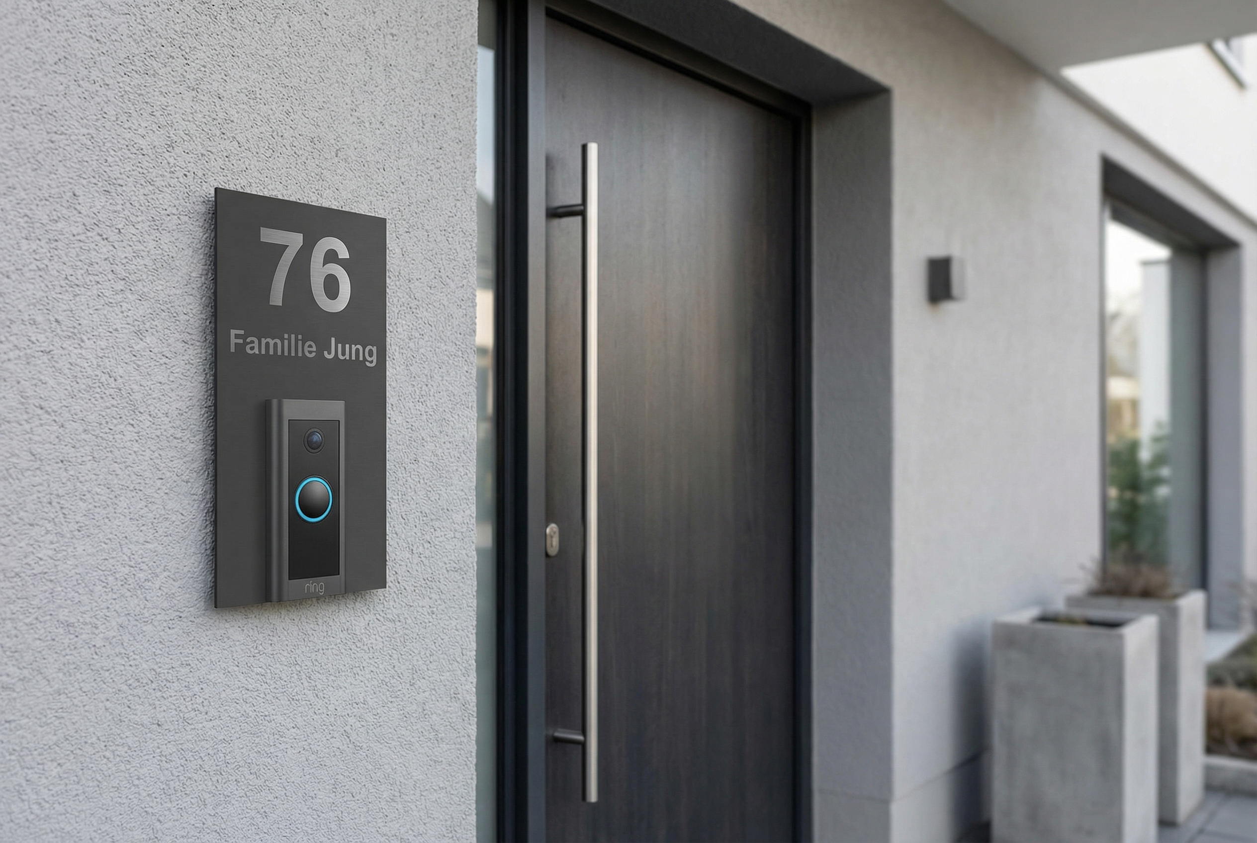Minimalistischer Eingangsbereich mit Ring Doorbell Wired Edelstahl Dekorschild
