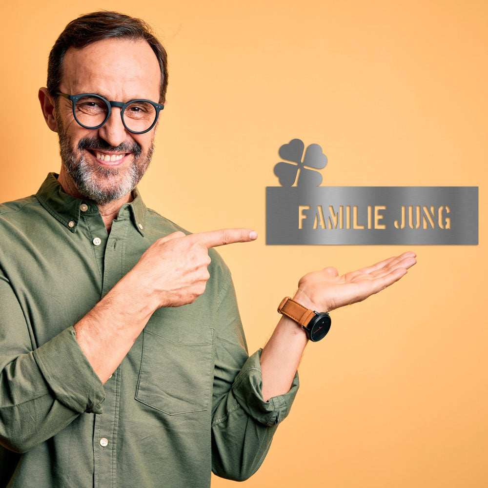 Edelstahl Türschild Kleeblatt personalisierbar – Text ausgelasert