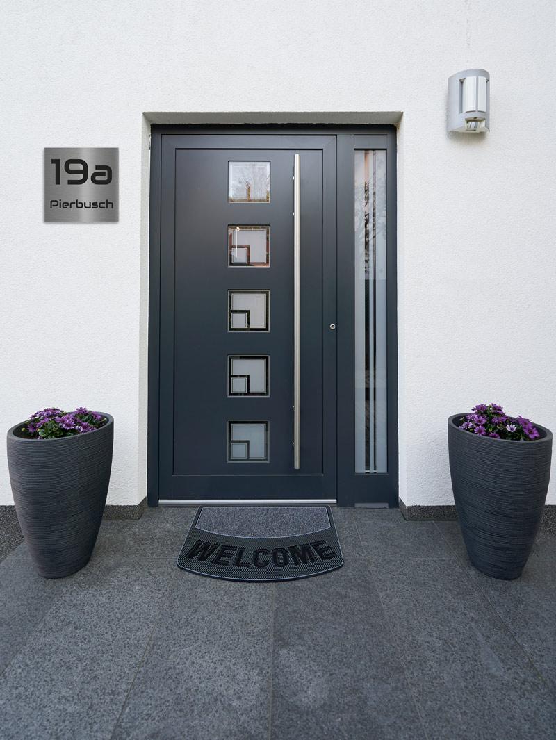 Edelstahl Hausnummernschild graviert 10×10 cm, 15×15 cm oder 20×20 cm