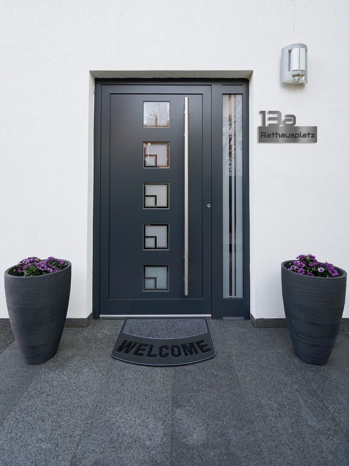 Edelstahl Hausnummer 25 cm breit mit Straßennamen